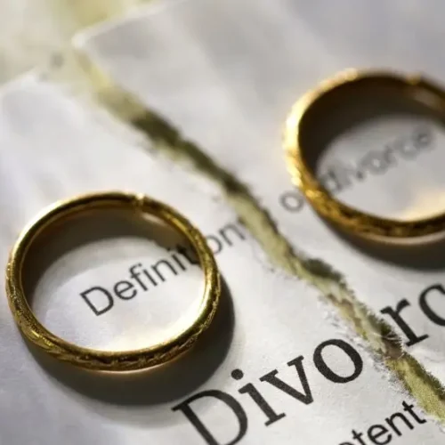 COMMENT ARRETER UNE RUPTURES UN DIVORCE AVEC LA MAGIE BLANCHE